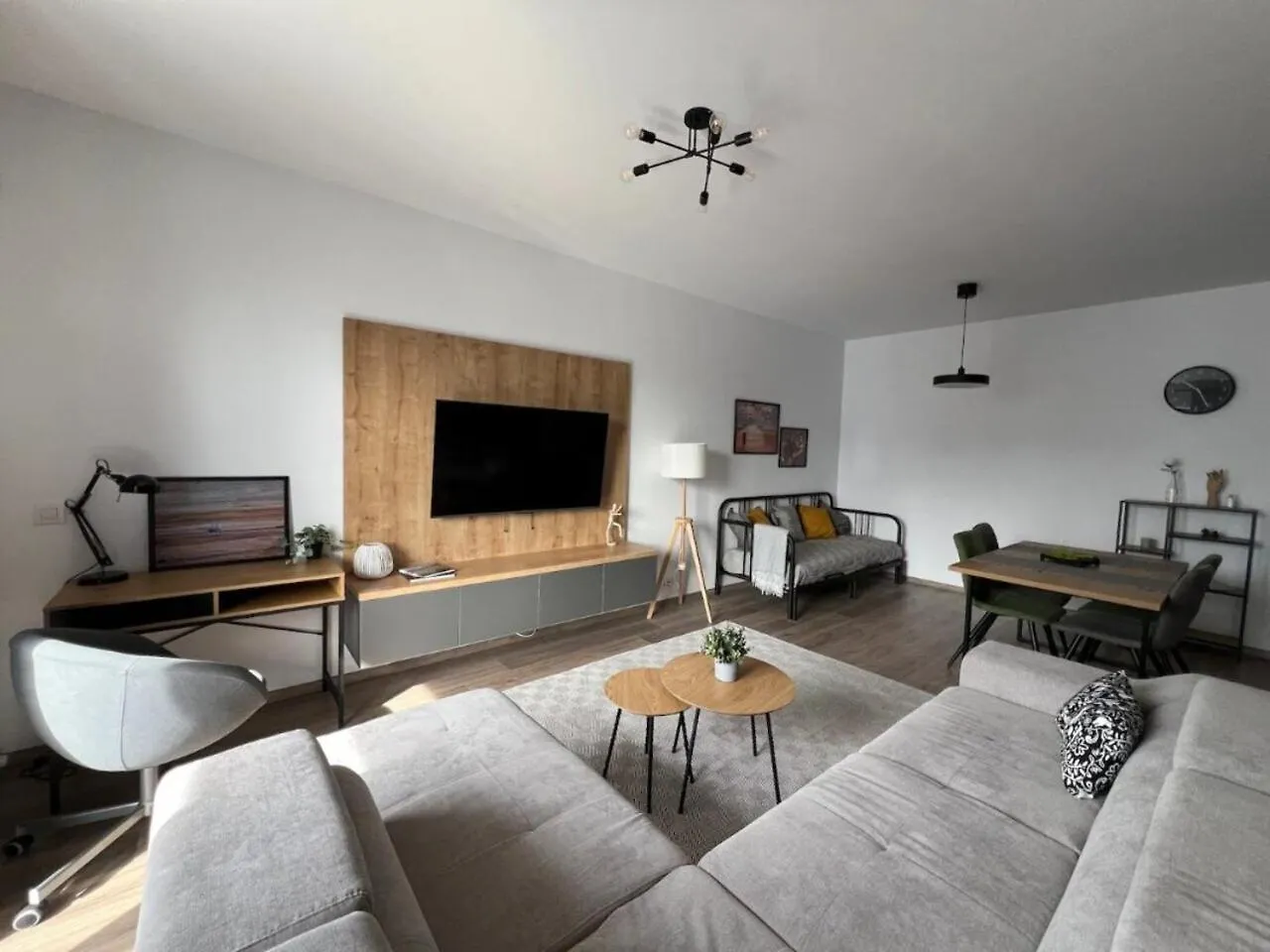 High-Rise Luxury Apartment With Free Parking Bukareszt Rumunia