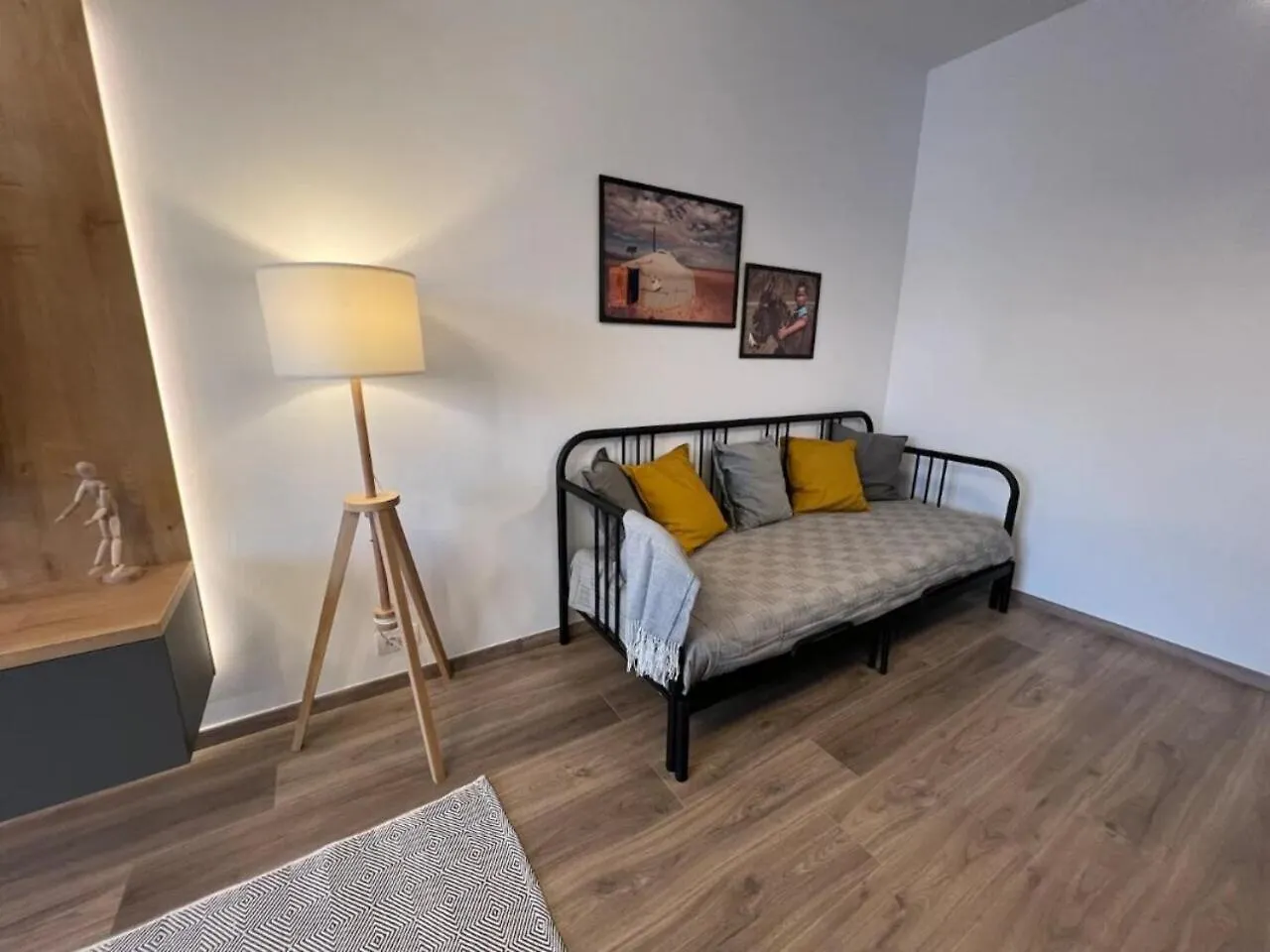 High-Rise Luxury Apartment With Free Parking Bukareszt