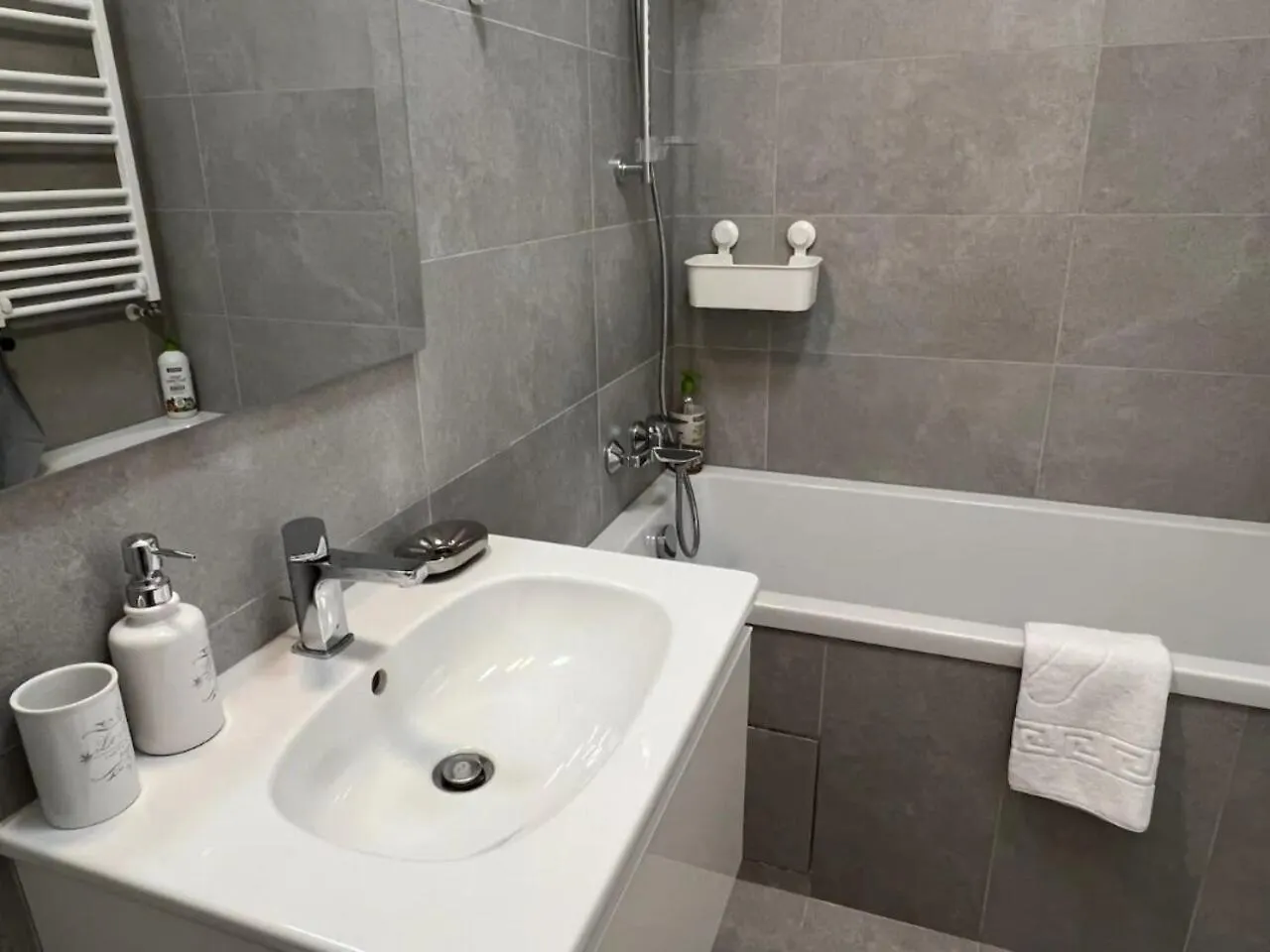 High-Rise Luxury Apartment With Free Parking Bukareszt 0*,  Rumunia