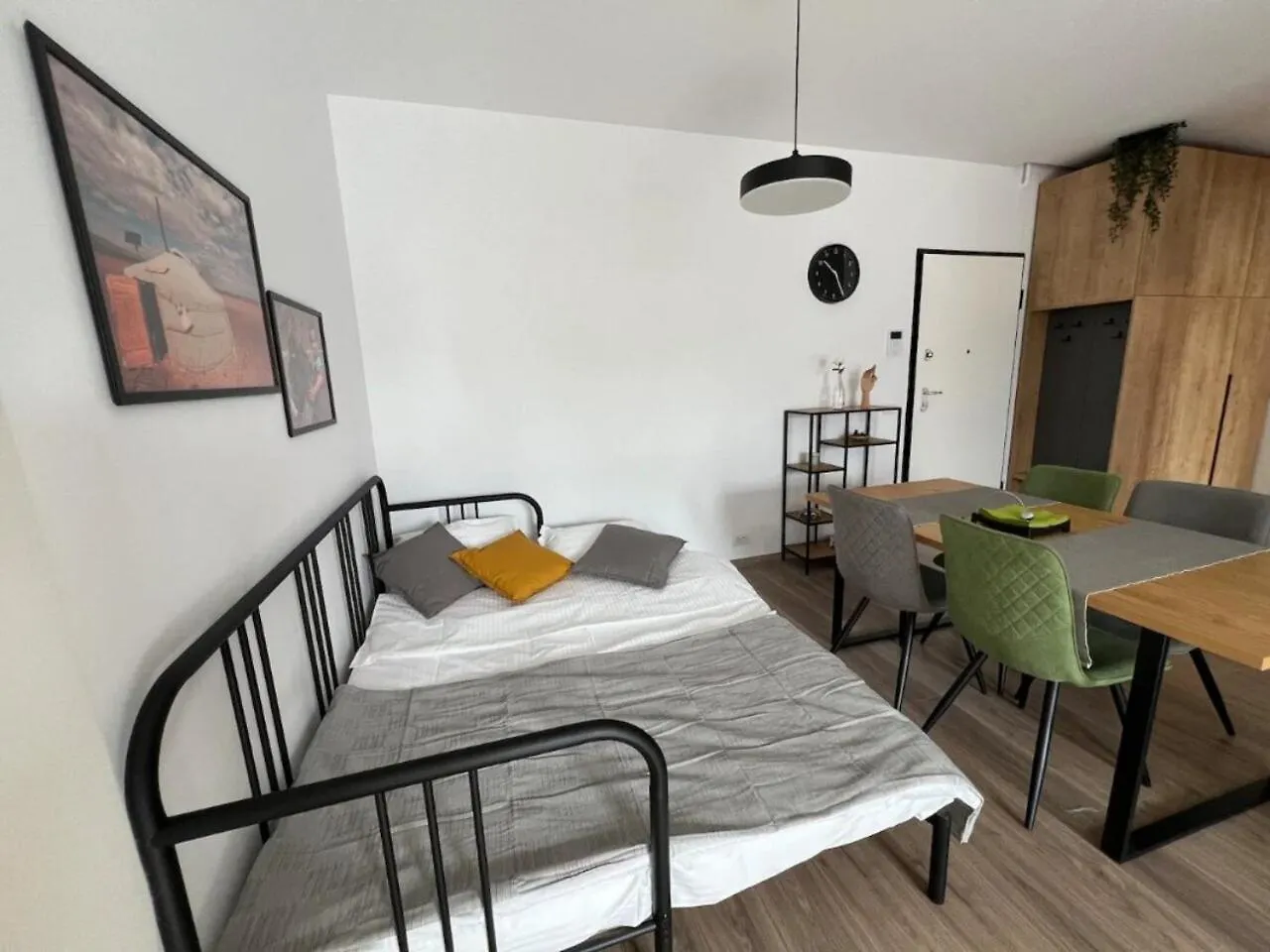 High-Rise Luxury Apartment With Free Parking Bukareszt 0*,  Rumunia