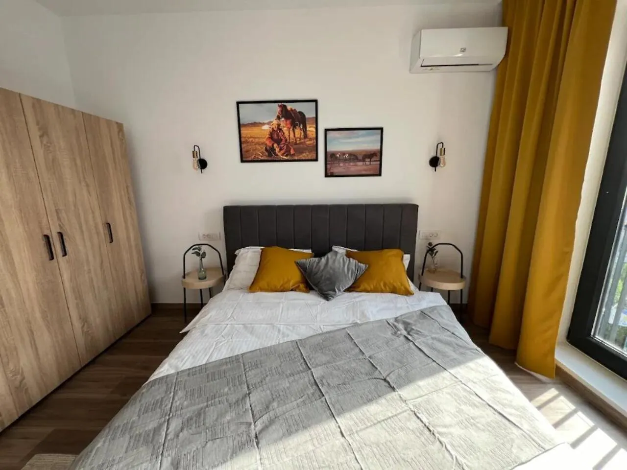High-Rise Luxury Apartment With Free Parking Bukareszt