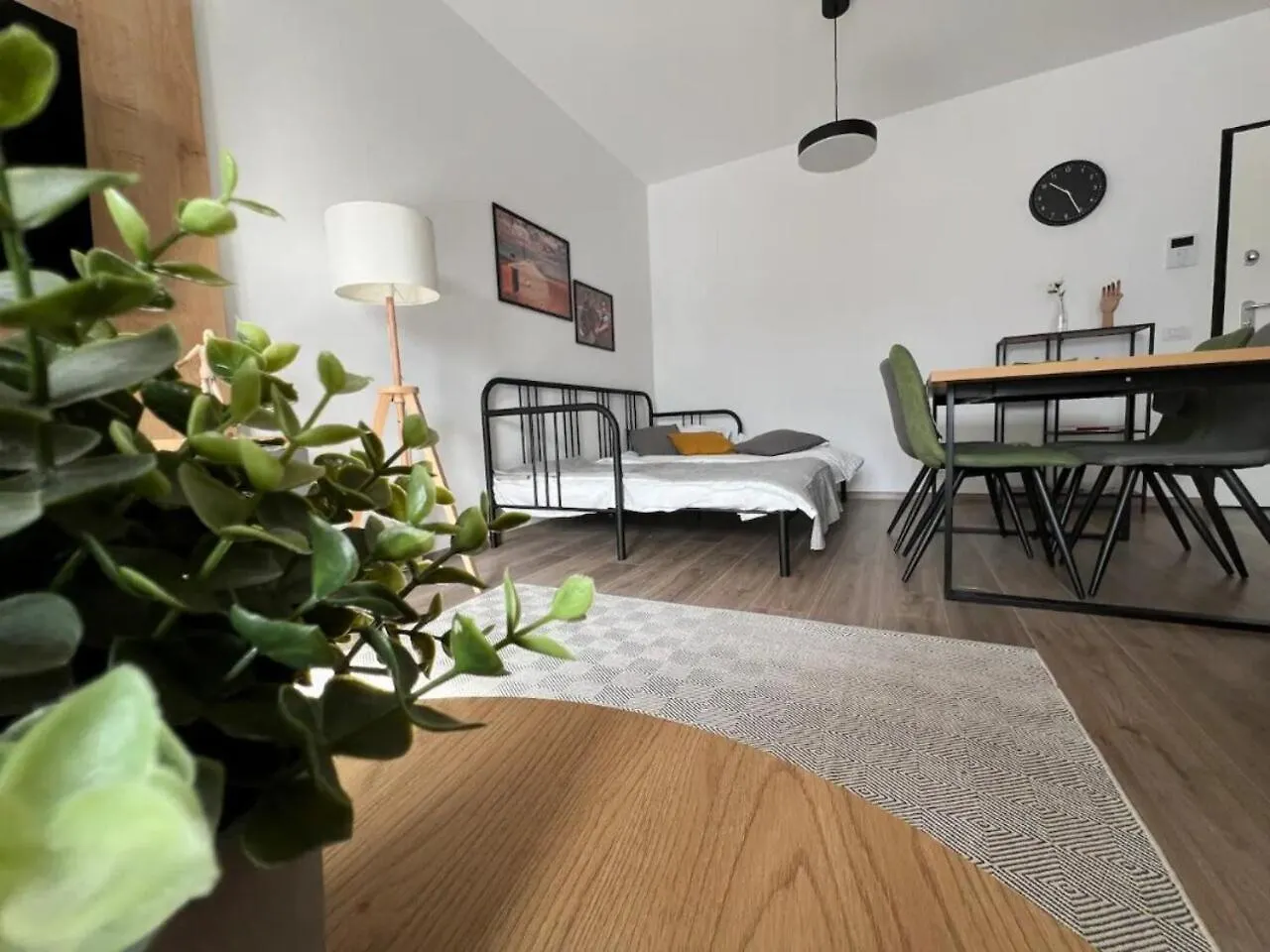 High-Rise Luxury Apartment With Free Parking Bukareszt