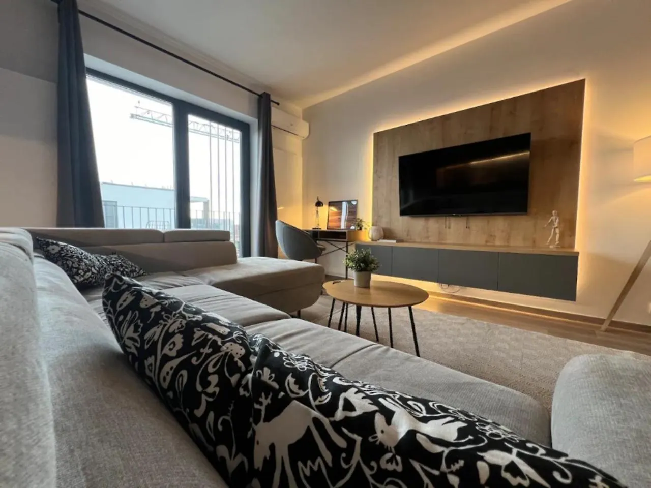 High-Rise Luxury Apartment With Free Parking Bucharest